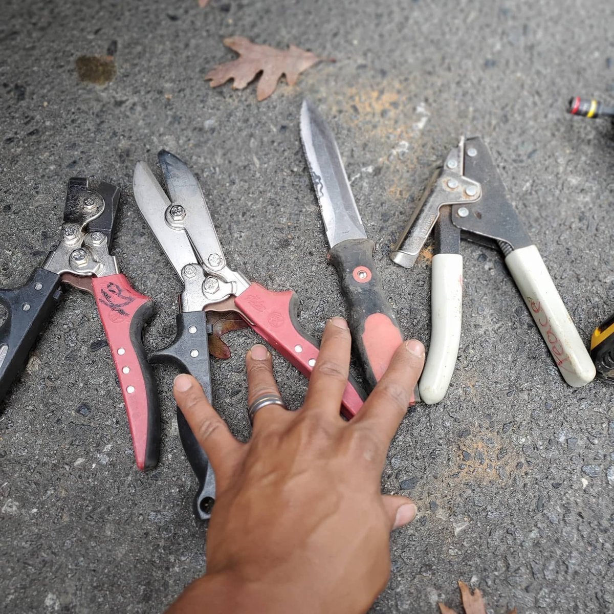 malcotools's tweet photo. Can’t complain about this lineup! 😎 Happy #MalcoMonday and thank you for sharing @moehvac!
.
Share your Malco tool collections with us using #MyMalcoTools. https://t.co/JdSbxY1d9w