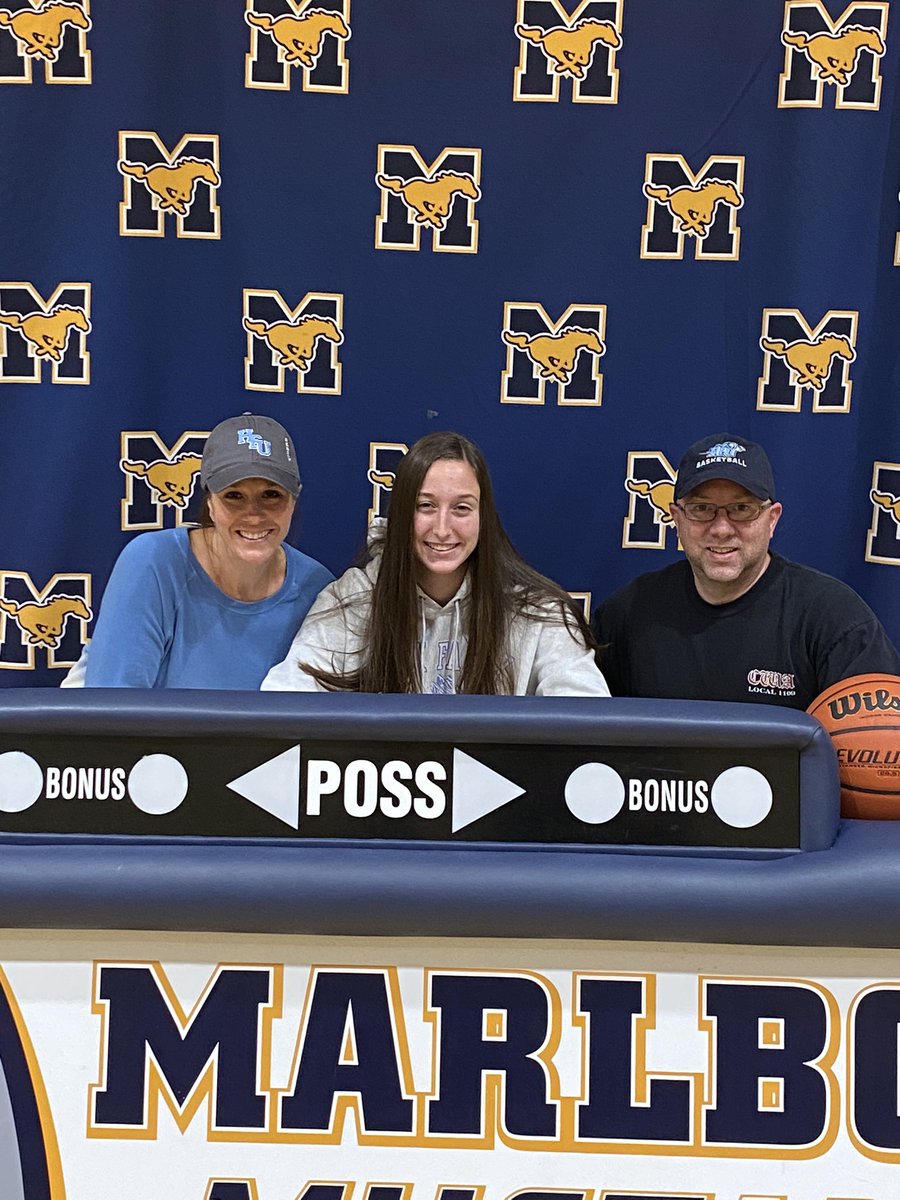 Girls Basketball: Congratulations to Jessica Riepe who will be continuing her basketball career and draining 3’s for Holy Family University next year!!!