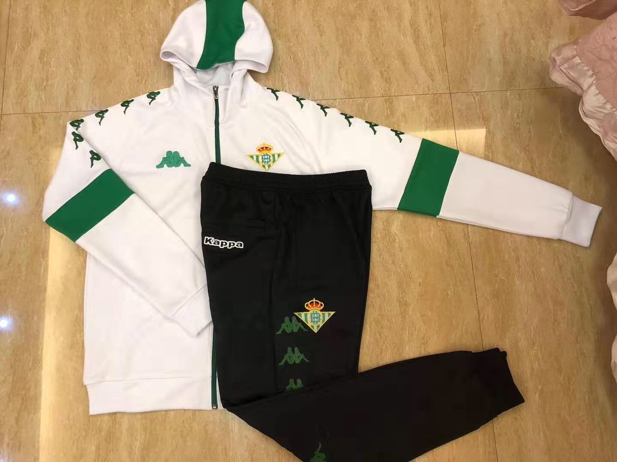 InfoRBB's tweet photo. Quieres uno de estos chándal del Real Betis? Sigue los siguientes pasos:

🔁 RT este tweet.

👉🏼 Seguir a @InfoRBB y @todo_camisetas7

El ganador podrá elegir uno de los dos modelos https://t.co/OVHVsN3X7y