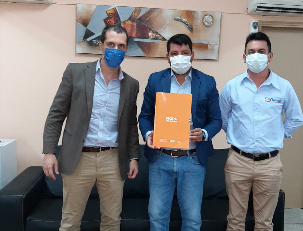 mopcparaguay's tweet photo. Habilitamos el primer puerto privado conforme a la nueva normativa que permitirá acortar los trámites, además de brindar seguridad jurídica a este tipo de emprendimiento y a la Terminal Portuaria.

Lee más 👉🏼 https://t.co/6zQ0p1qycc https://t.co/E4GZnvl39O