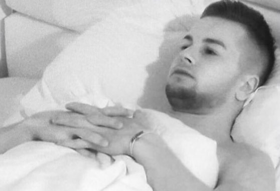 jackmbishop_'s tweet photo. Me in bed tonight trying to sleep but all i can hear is ‘happy place happy place turf moor’ #ImACeleb https://t.co/AfShIF169S