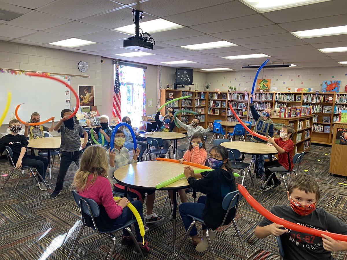 NESHawks's tweet photo. After reading “Balloons Over Broadway” by Melissa Sweet, and learning about the Macy’s Thanksgiving parade balloons, we made our own balloon animals! #NEShawks #NESrocks #MacysParade https://t.co/vwHo1wKl0A