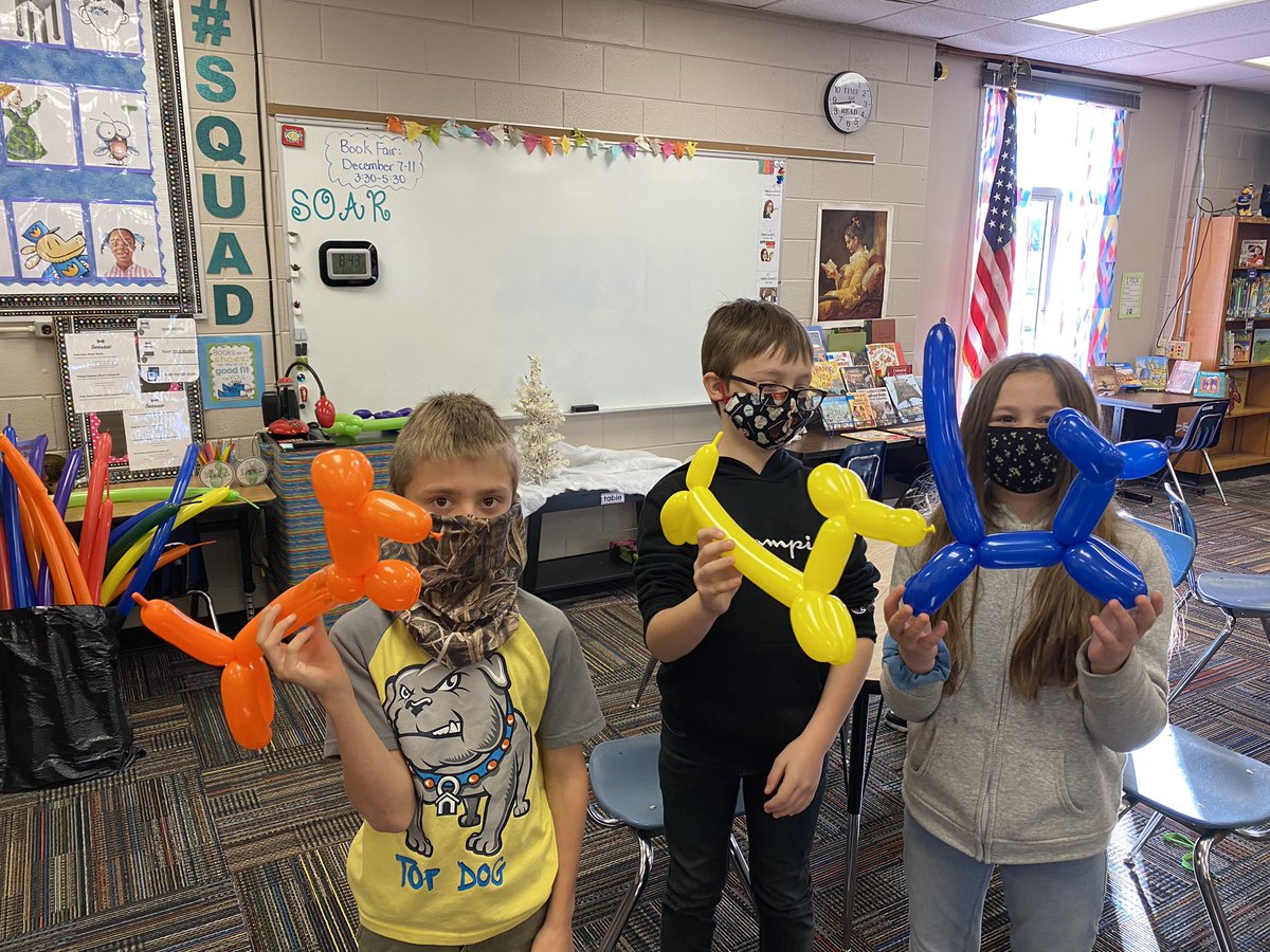 NESHawks's tweet photo. After reading “Balloons Over Broadway” by Melissa Sweet, and learning about the Macy’s Thanksgiving parade balloons, we made our own balloon animals! #NEShawks #NESrocks #MacysParade https://t.co/vwHo1wKl0A