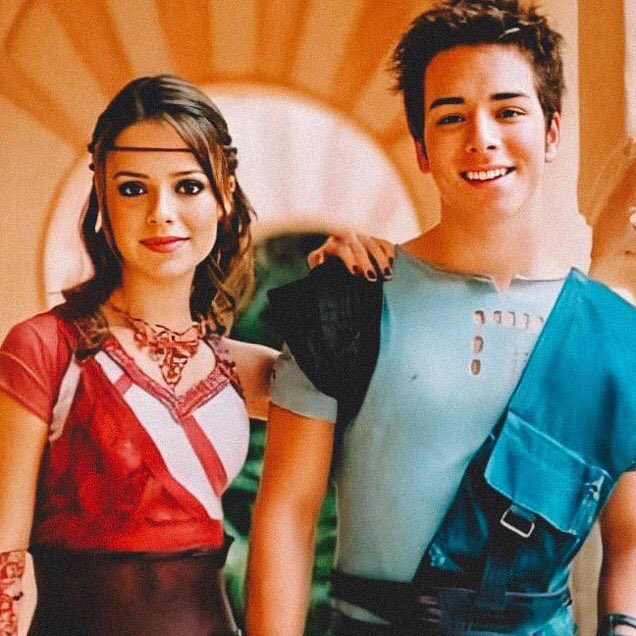 SandyJuniorBR's tweet photo. 🎞 O filme “AcQuaria”, estrelado por Sandy &amp; Junior, estará no catálogo do Disney+ no Brasil!

🗓 A plataforma será lançada amanhã no país, e o filme será um dos únicos nacionais disponibilizados, a princípio!

#SandyEJunior #AcQuaria https://t.co/knEAtNtmVA