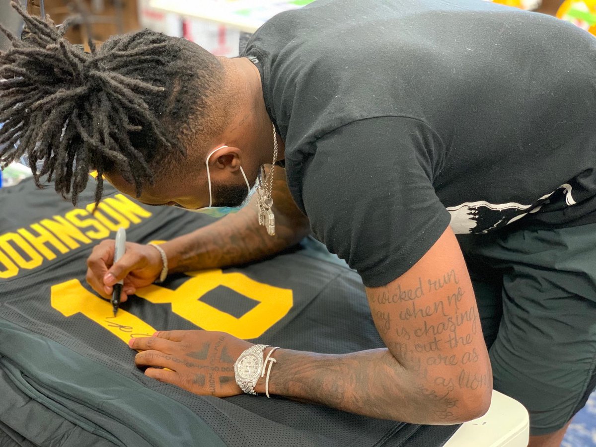 steelernation's tweet photo. It's Victory Monday. 2.5 months of Victory Monday for our #Steelers! 

We're giving away a signed custom color rush jersey of Diontae Johnson. 

To win you must follow us, @TotalSportsEnt and RETWEET this post. 

Winner announced on Wednesday. https://t.co/k9UW9BurmJ