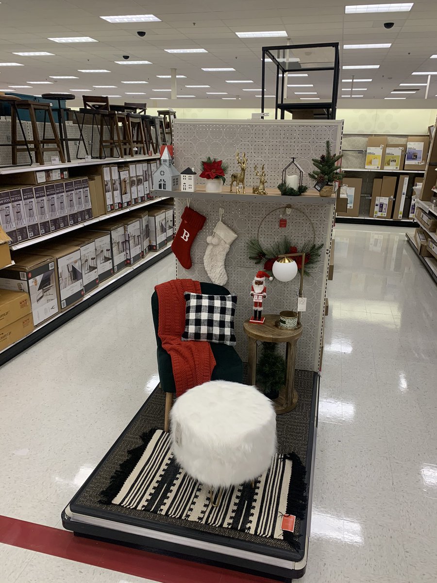 AshleyEngel11's tweet photo. Feeling very festive here at #2204🎄🎅🏼!!! Bullseye even got his own stocking this year ❤️ @Tarasubermartin @mikeyjstout_03 @markmoore658 @BethanyEHicks https://t.co/RWtSdeXBvO
