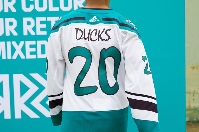 Grading The Nhl Reverse Retro Jerseys