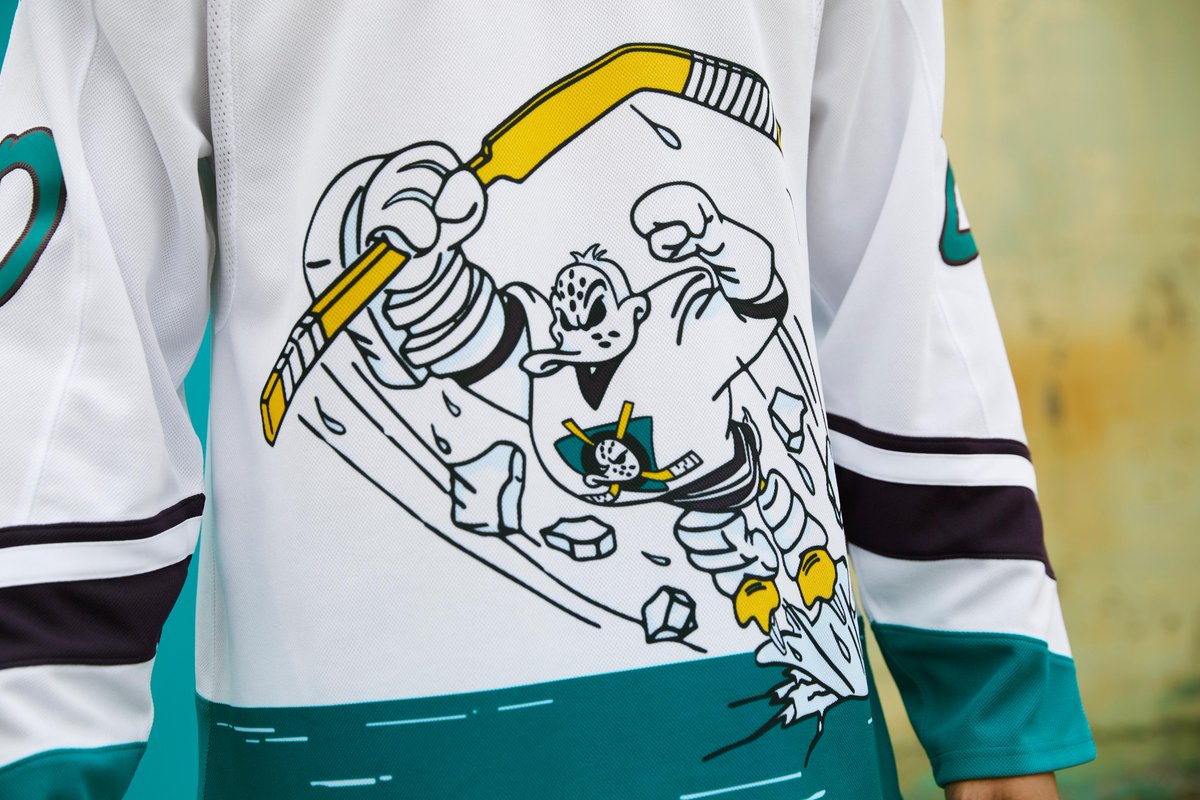 NHL's tweet photo. Quack! Quack! Quack! 

Wild Wing came to play in these @AnaheimDucks #ReverseRetro jerseys by @adidashockey. https://t.co/lLjtxoK7zi