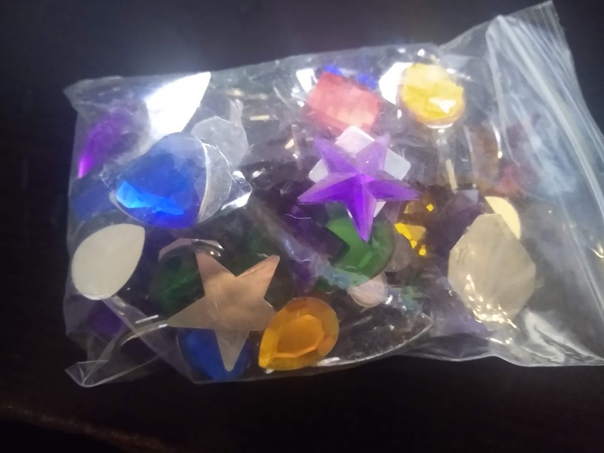 Cyborgdude_'s tweet photo. Used cheap craft jewels to add gemstones across the base. https://t.co/nAieS07AJF