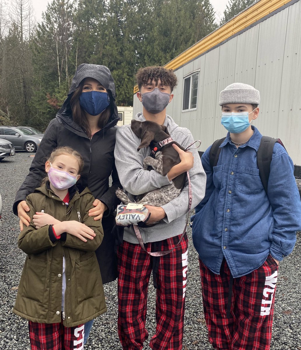 JaivenNatt's tweet image. That’s a Wrap with some of my favourite peeps #season8 @WCTH_TV @hallmarkchannel haha ok so is it to early to say see you in #season9 😂 @christian_coop1 @AvaGCooper @erinkrakow @jaedalilymiller @GracynGirl @KadenceRoach #hearties be safe my friends