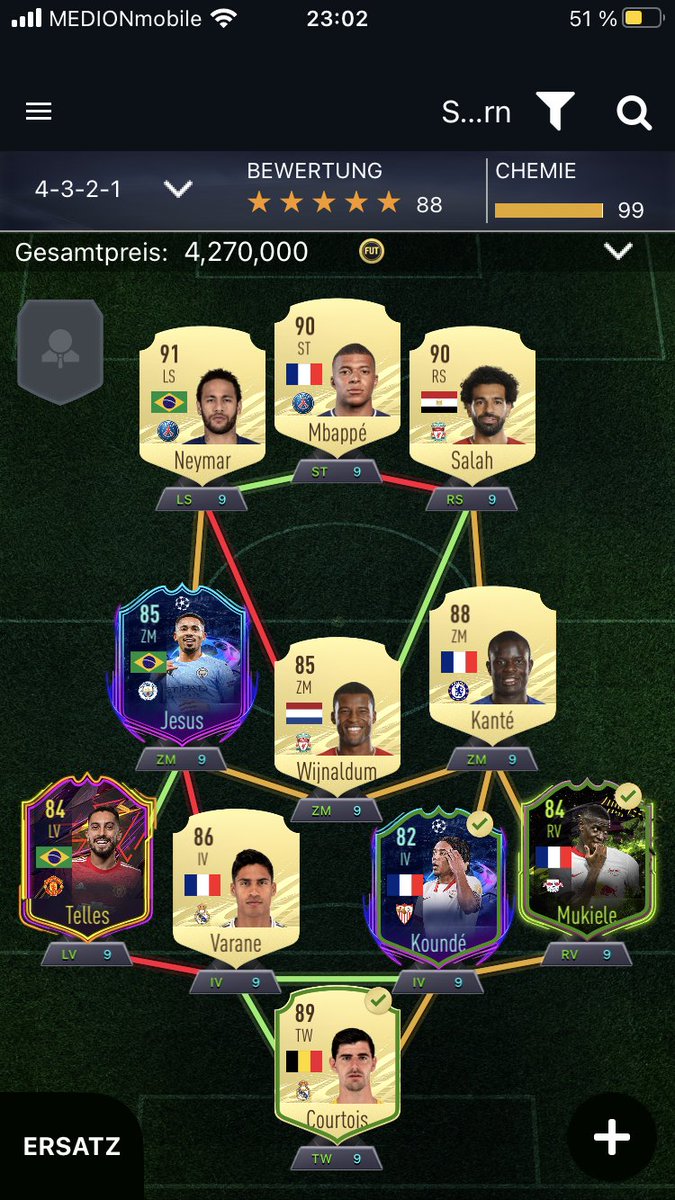 Marco291boruss1's tweet photo. #SheeshTeam 
Frage an die Community 😅 
Hab derzeit 3.8 mio + gold1 rewards am Donnerstag...
Spiele ingame 4-4-2. 
welches team ist besser oder habt ihr noch andere Ideen?
Danke euch https://t.co/Lv6i1n38x2