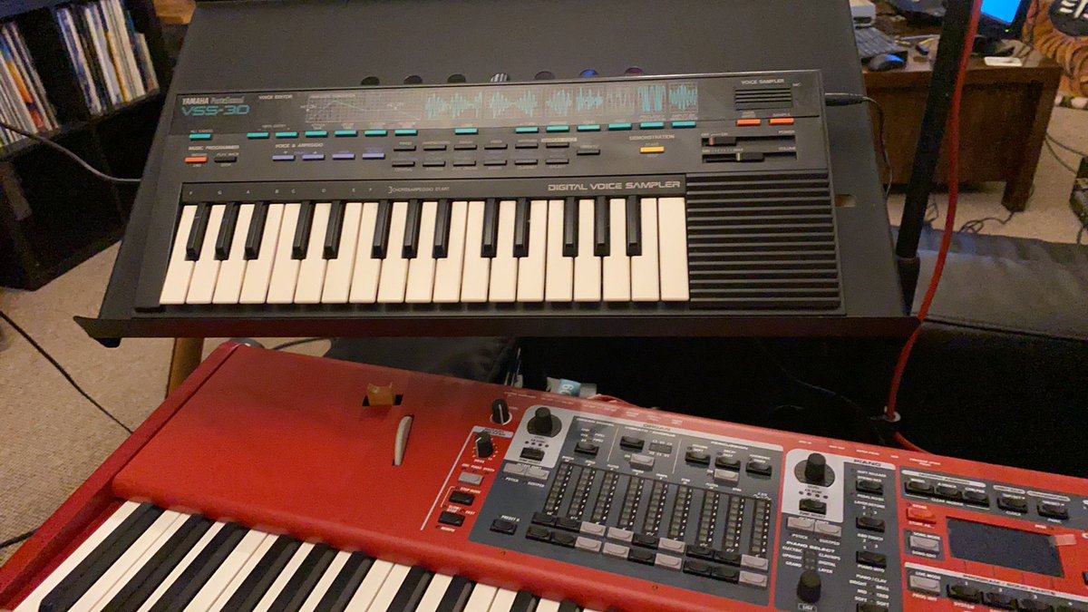 GeeXtreme_UK's tweet photo. FB marketplace scavenging: #Yamaha #VSS30 sampling keyboard. Full Gene-from-#BobsBurgers experience... great fun! https://t.co/0vptMQWw3D