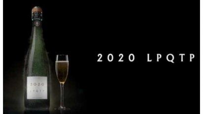 loockito's tweet photo. Espumante #LPQTP2020
Como idea publicitaria es genial, así las siglas signifiquen:
"Lindo Periodo Qué Tiempos Pletóricos" e incluso si el sabor fuese a vinagre...😂 https://t.co/vmAsbz0jzf