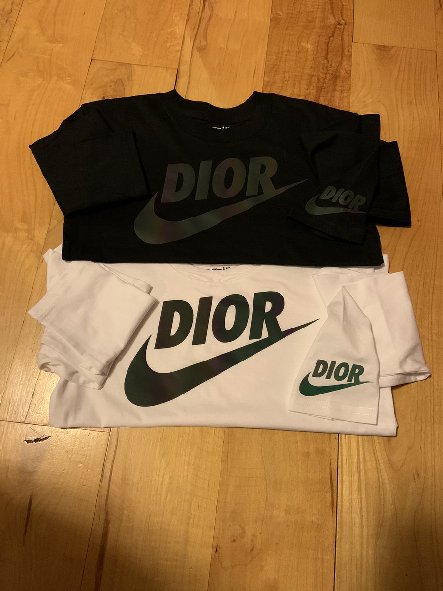 5amDrils's tweet photo. Made these shirts for @waxxtoons ✨ dm me for custom clothing 🌊 https://t.co/9P5xxOHPoG