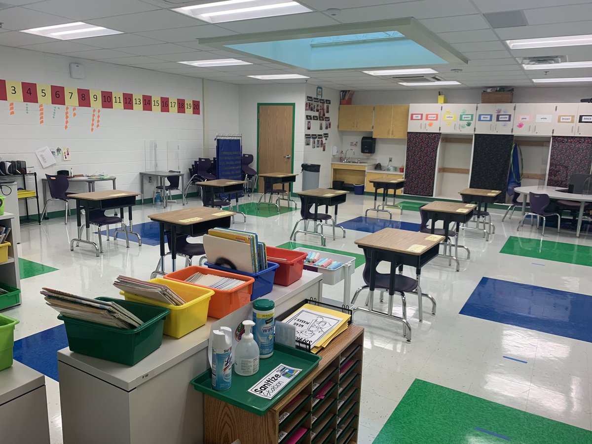 bethbatch6's tweet photo. Oh, my sweet Kinders. We had room B132 @StratfordLndgES ready to go for your return in-person tomorrow 😔 We’re bummed we won’t see you in the building, but we will continue to learn, build relationships, and have fun in Kindergarten online! See you soon❤️ @FCPSR3 #boo2020 https://t.co/7U860141Ii