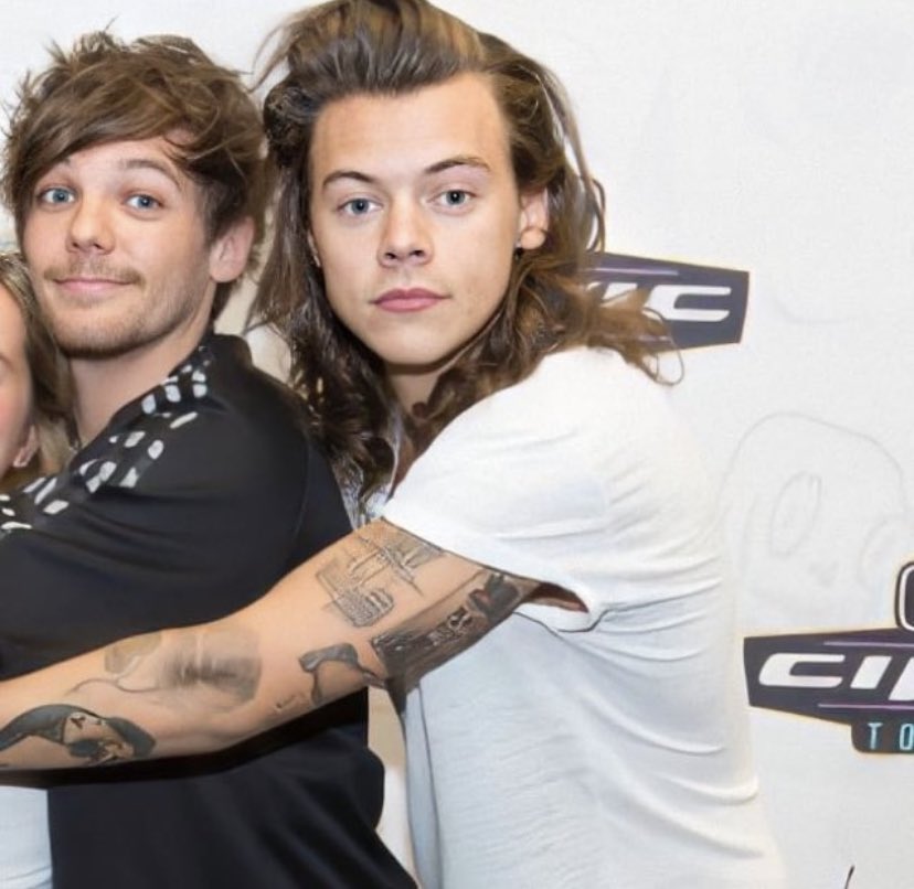 May Harry & Louis always be treated with kindness. TPWK. A larry threadMaybe we can find a place to feel goodAnd we can treat people with kindnessFind a place to feel good I've got a good feelingI'm just takin' it all inFloating up and dreamin'Droppin' into the deep end