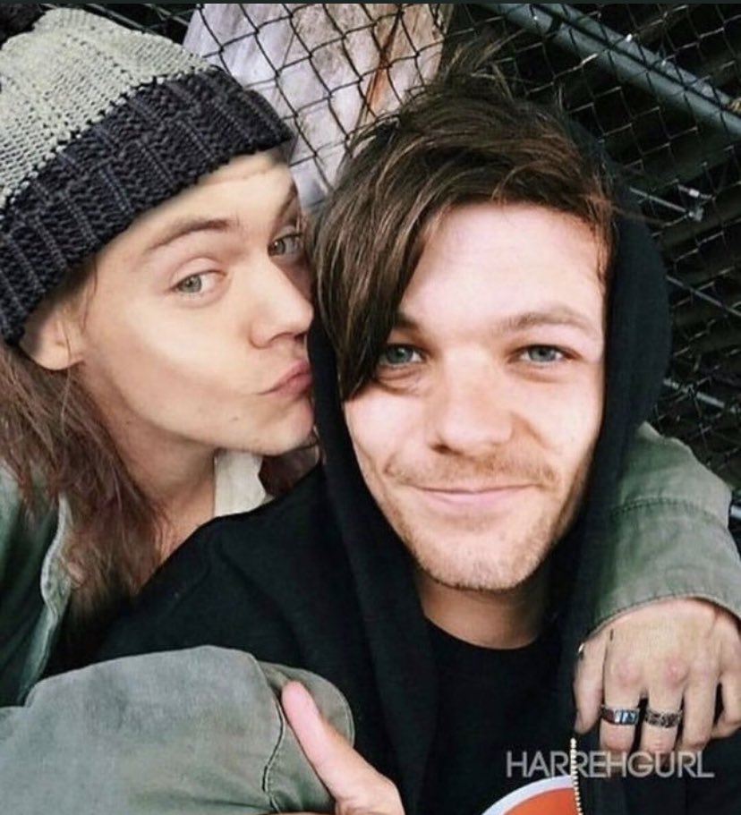 Given second chancesI don't need all the answersFeeling good in my skinI just keep on dancin’And if we're here long enoughWe'll see it's all for usAnd we'll belong