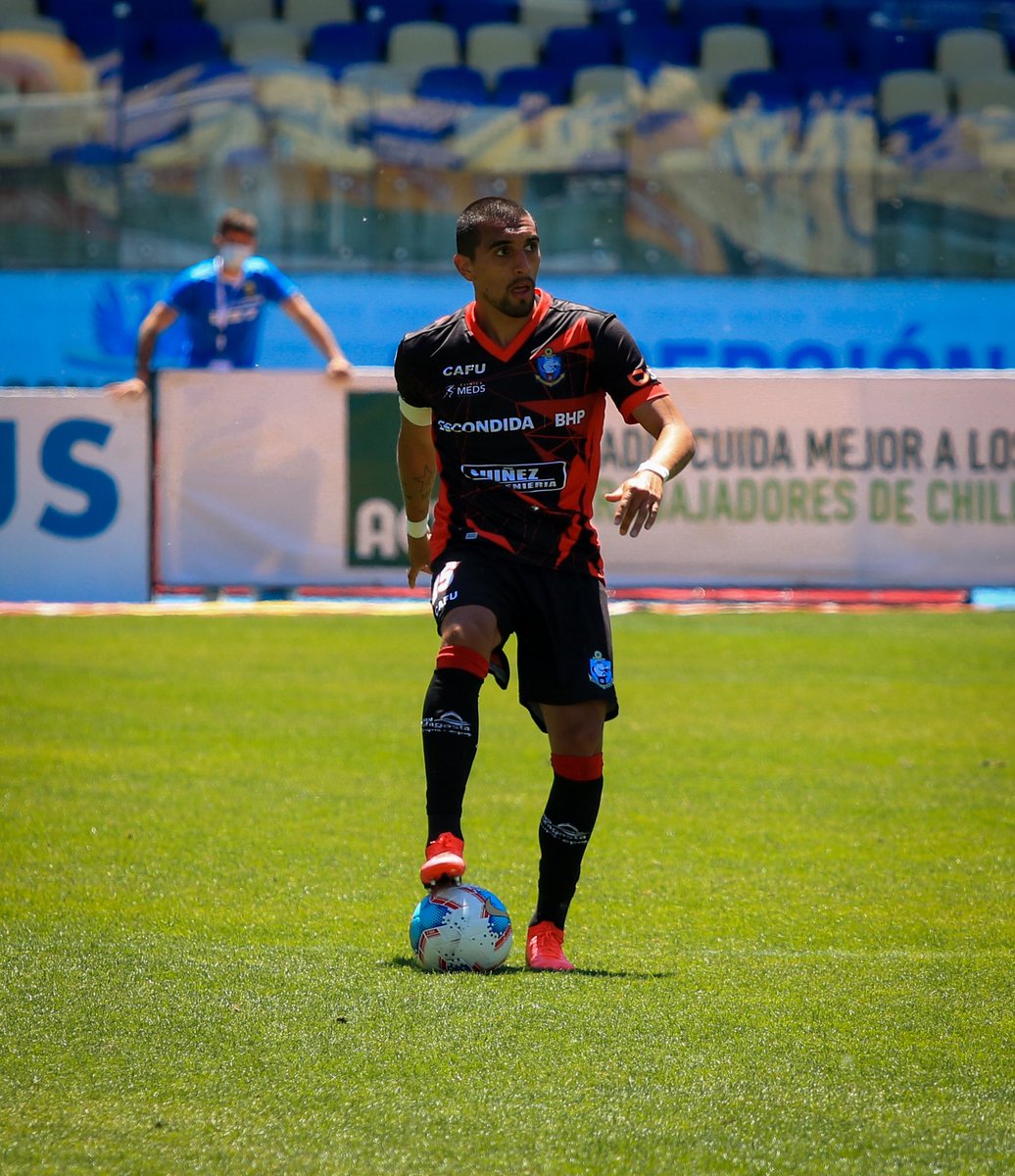 ClubAntofagasta's tweet photo. ⚔️ El Patrón @branco_ampuero
👤 Portó la jineta e intentó defender en cada minuto el resultado del #CDAUDC
✊🏻 ¡La revancha es el jueves!
#CDA https://t.co/rvA9ttPfad