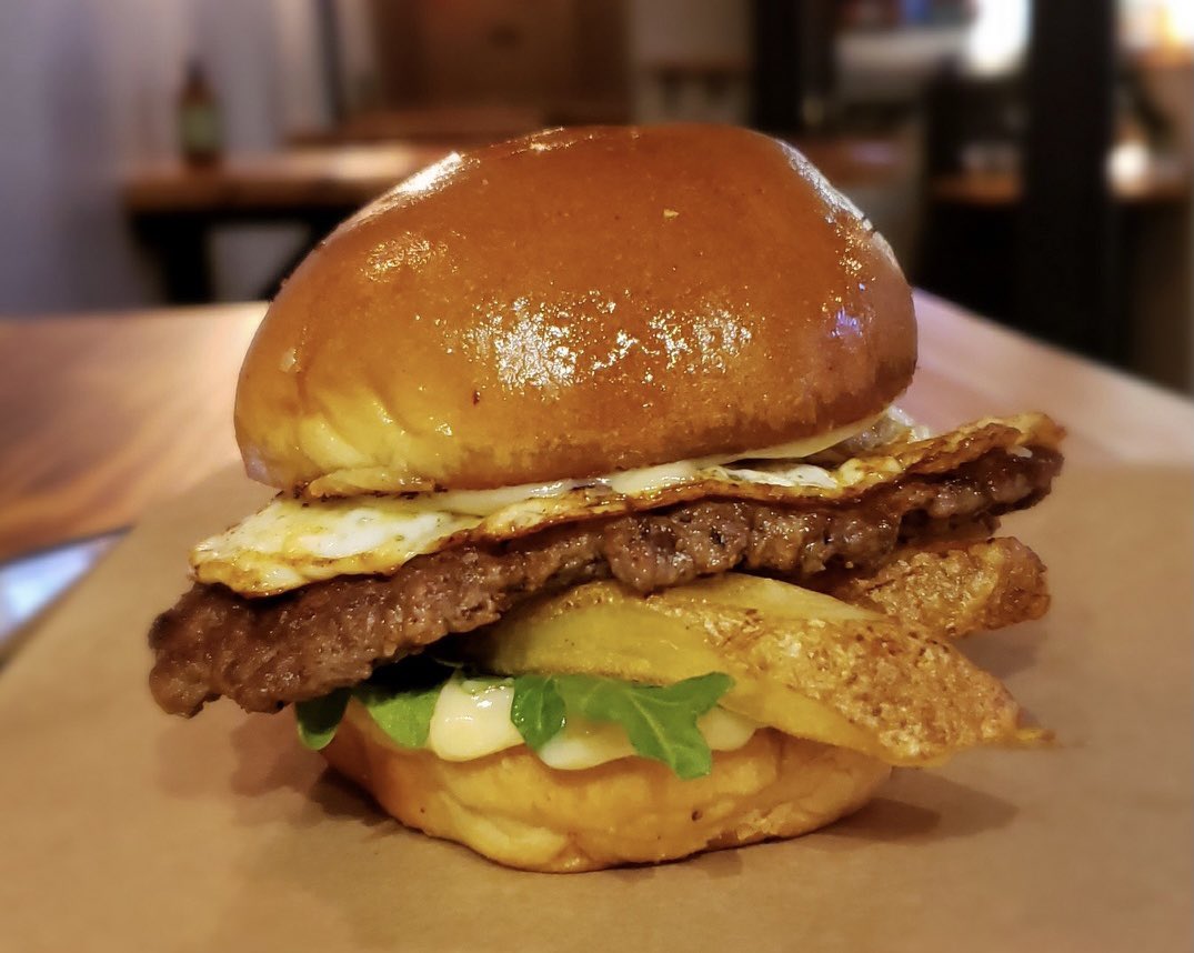 craftsbomaha's tweet photo. New feature: “Farmhouse Truffle”
Craft beef, house truffle aioli, fried farm egg, Craft French fries, &amp; arugula on Rotella brioche 🍔 🍺 😋 https://t.co/HGahvAj11o