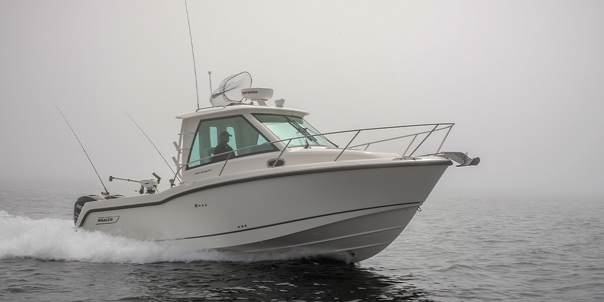 Boston_Whaler's tweet photo. Rain or shine, fog or frost, the #285ConquestPilothouse is designed to keep you safe, secure, and enjoying yourself to the fullest. https://t.co/nv1dbkllQj #whalermodelmonday https://t.co/x3xQ8PUZMP