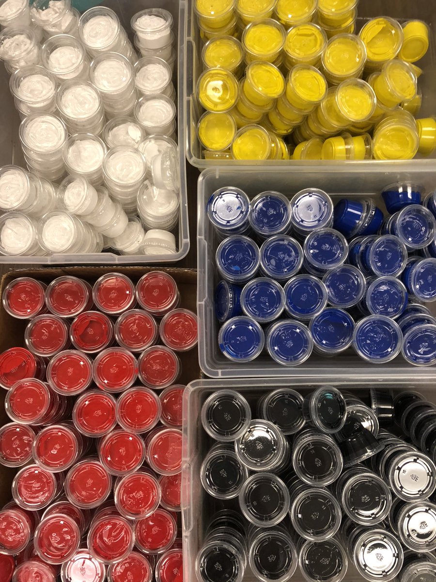 creativity_hive's tweet photo. #Proud that we distributed paper and tempra paint to 100 2nd graders #VirtualLearners this afternoon @SpicewoodPYP  for an upcoming #HowWeExpressOurselves #swesARTconnection !! #GratefulSWES https://t.co/VShJQMGQ25