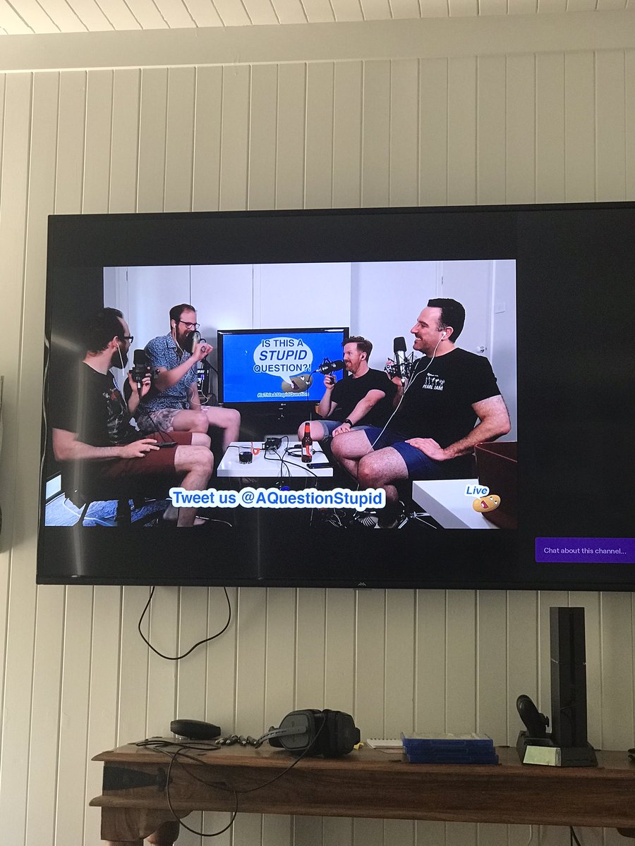 LucasDyer10's tweet photo. @AQuestionStupid rewatching the whole stream!😂 https://t.co/DYbfmnbB9l