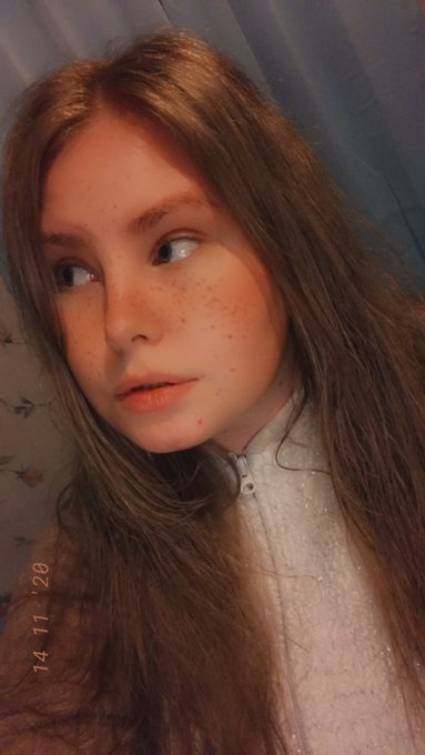 No longer a blonde bombshell but still cute ❤️❤️❤️ https://t.co/rBrLrp5caM