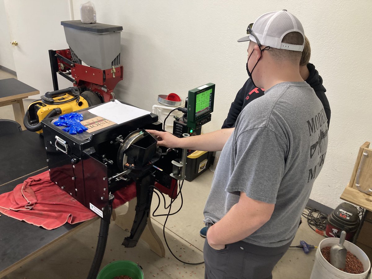 ati_witter's tweet photo. After taking a social media break, I’m going to ignore  my own rule of 1 tweet per day.  Other things our @OhioStateATI crops students have been up to: 1)Drill wheat, 2) Testing meters 3)Fall spraying, and 4) Soil sampling.

Check out the sweet @OhioCornWheat soil sampler! 🤩 https://t.co/J5OY5VhdBG