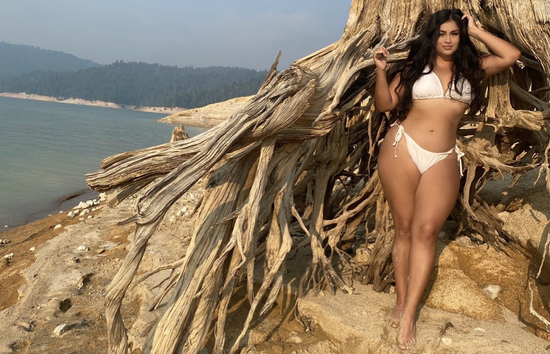 serena_brielle's tweet photo. Who else misses summer?  🌞 https://t.co/gkMylNffGG