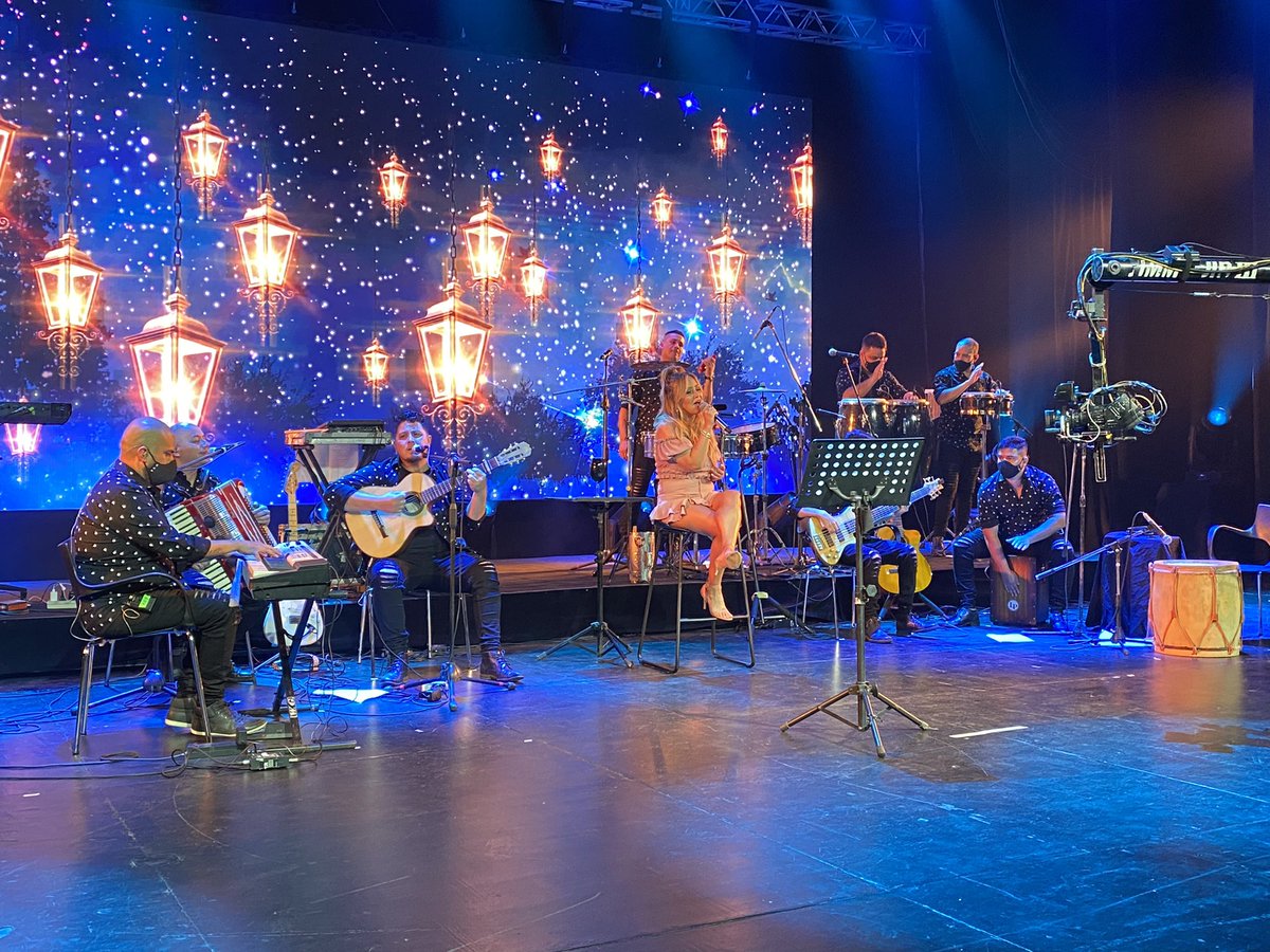 Ya estoy en vivo 🙌🏼 los leo...