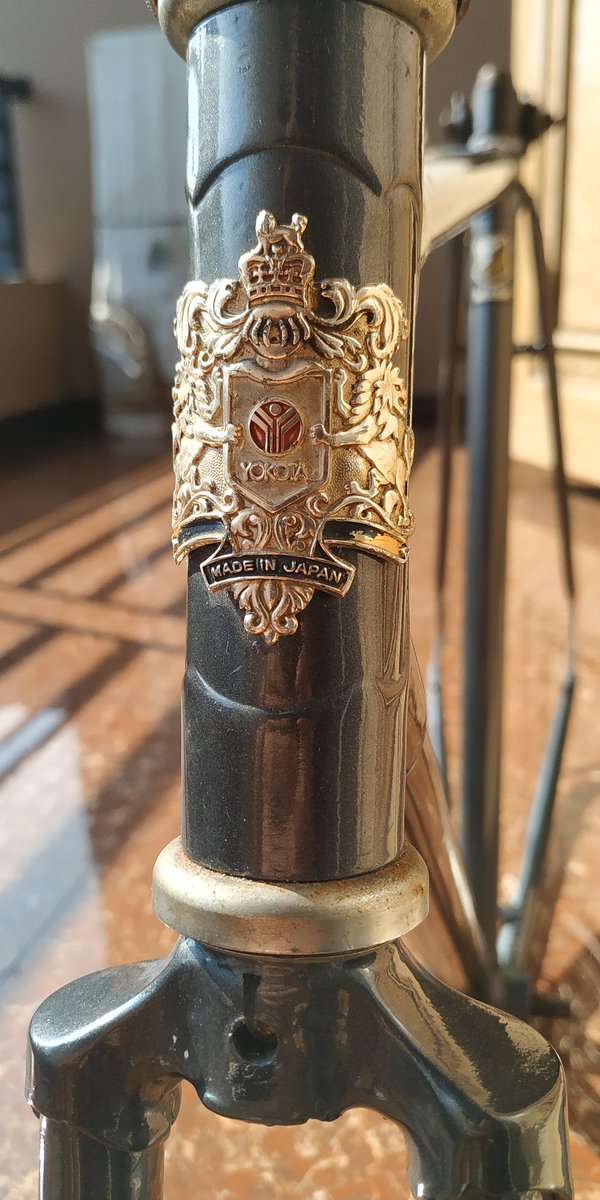 pemudasetempat7's tweet image. [RARE VINTAGE] jual barang gudang bokap frameset Yokota Japan Roadbike, ada noser, ada emblem, size 52, fork belum DO masih orisinil 27. BB dan headset ga tau merk apa. 

Lokasi: Karawaci - Tangerang 
More info: 082226088167 
Price: idr 800k
#fnfjb #fnfjbframeset #frameset