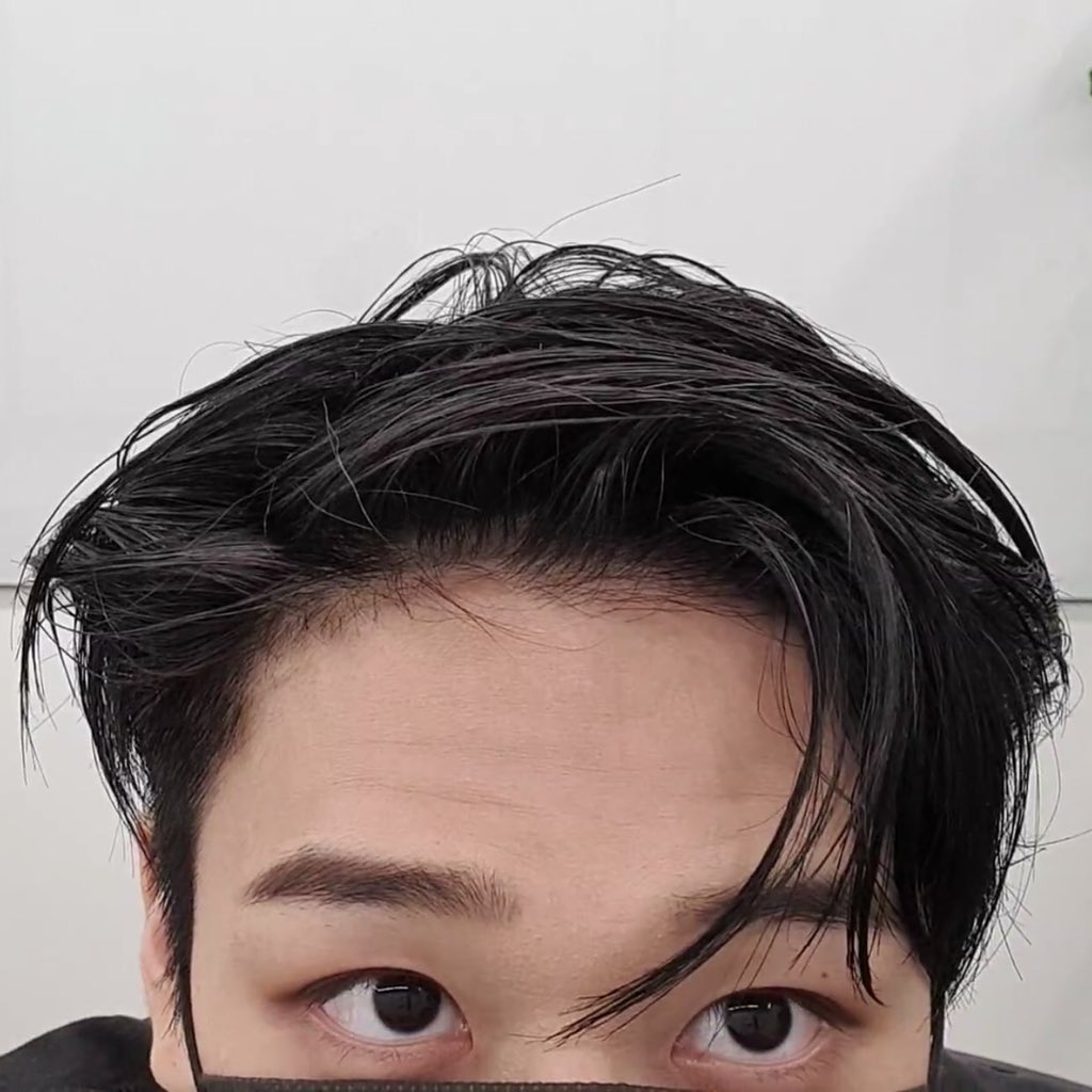 catboyism 1: getting really close to the camera during vlives. eyes