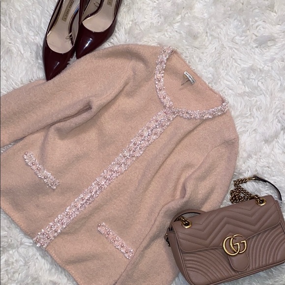 NoraMakeupLover's tweet photo. So good I had to share! Check out all the items I'm loving on @Poshmarkapp from @LalaMada1 #poshmark #fashion #style #shopmycloset: https://t.co/XCJ1IUGMes https://t.co/4uEtdoRDQO