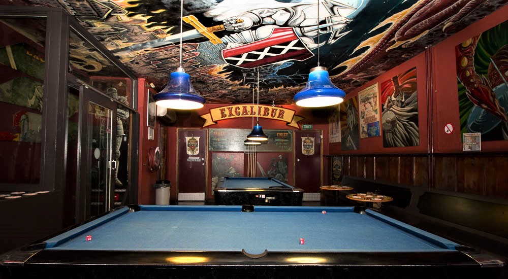 Shortwalkme's tweet photo. Inside is like the knight would meet with the Biker.
Sit along the King Arthur style bar and enjoy this fascinating atmosphere. motorcycling objects.'

By Excalibur Bar
#amsterdam #amsterdamlife #moto https://t.co/JpwZCxGd0U