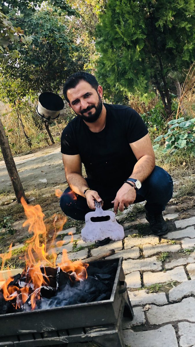 uca_naim's tweet photo. Gün ola,
Devran döne,
Umut yetişe...

#AhmedArif https://t.co/LE7psv3bOm