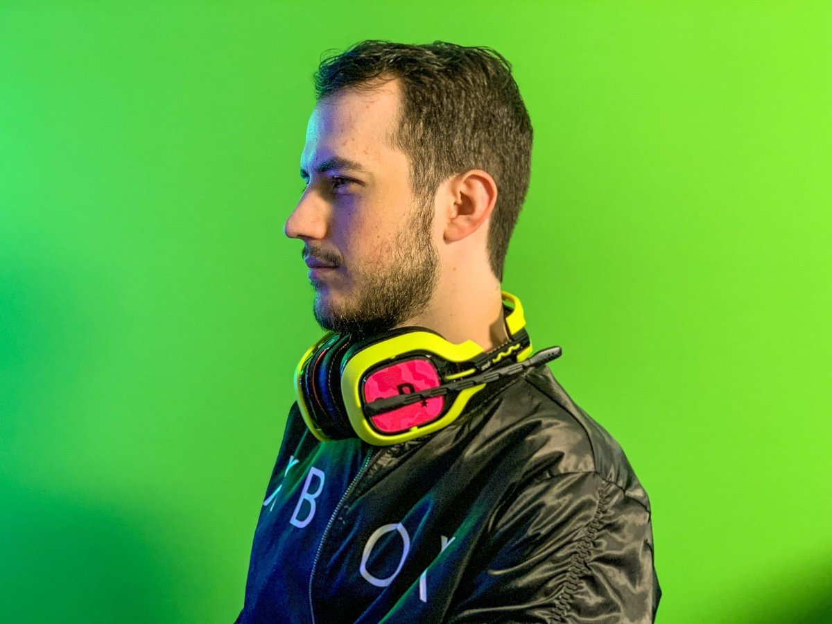 thecollective's tweet photo. Meet @JaredFPS!

If you love COD content then you will love Jared! Dropping in Warzone with fast-paced gameplay while interacting with the #FPSfam he always is bringing excitement whenever he goes live. Come say hi when he goes live!

📺: https://t.co/xYSvV2ZS80 https://t.co/AnTWTT7vez