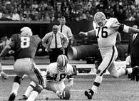 ameri_fan's tweet photo. #Browns kickers...down 2, last second attempt - who ya got ? Lou the Toe (heyday), Cockroft (Kardiac Kids), Bahr (late '80s), Dawson (expansion era). #notabadgroup #zanegonalez #davejacobs https://t.co/VMtuy7jkXi