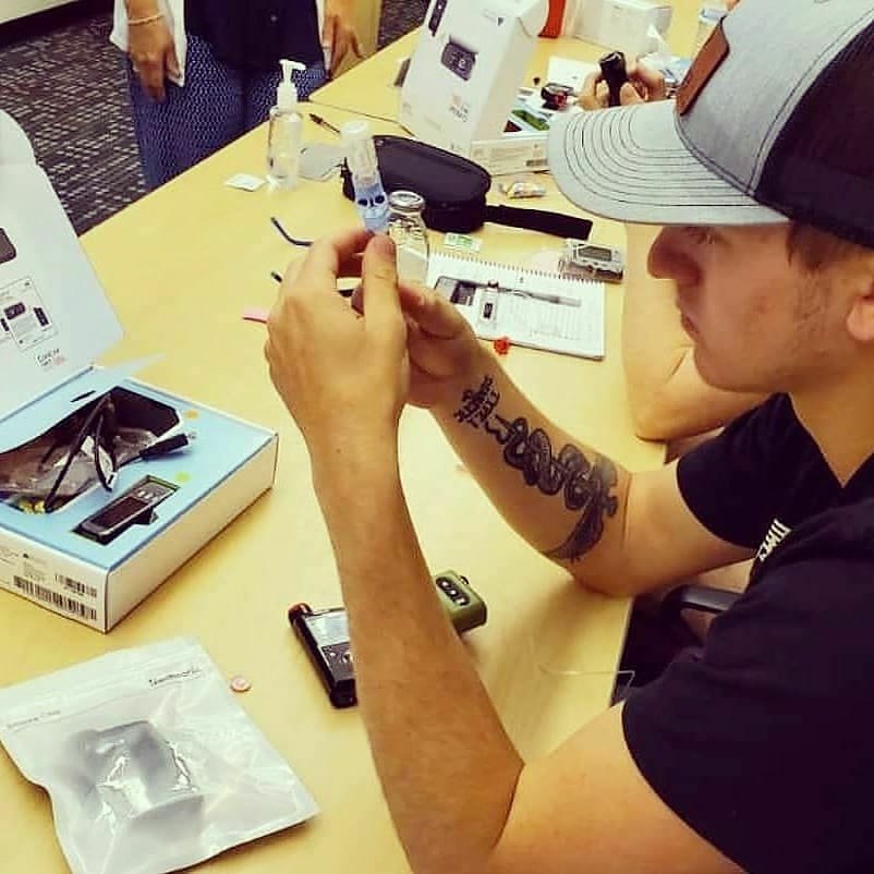 diverbetic's tweet photo. Happy World Diabetes Day to my broken pancreas gang out there! Diabetes isn't easy but it's that drive for betterment and the no quit mentality that makes you all stand out. It isn't an excuse but an opportunity to show that this illness doesn't control you!  #worlddiabetesday https://t.co/w3GrUsobpA