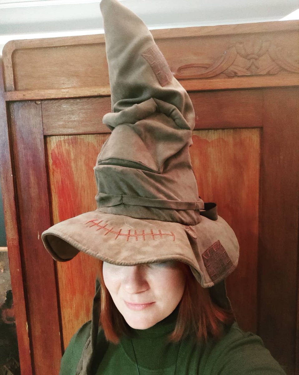 Red_Hatty's tweet photo. Шляпа-Распределяпа! 😜🤪
#SPb #SaintPetersburg #redhatty #HarryPotter #weekend #Hogwarts #thesortinghat #slytherin #life #moments #followme #клянусьчтозамышляютолькошалость #ГарриПоттер #толькобывСлизерин #Слизерин #триметлы #триметлыспб #onelove https://t.co/15gzCAxZSC