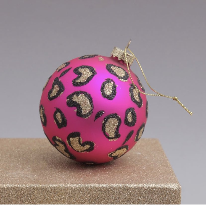 Dolly Parton as Christmas tree baubles.A thread.