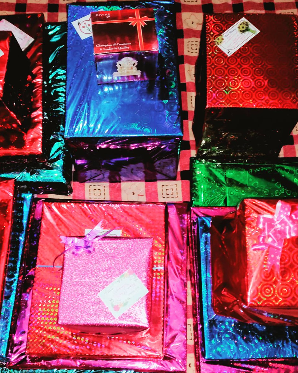 17saurabh_yadav's tweet photo. Finally, our own house is ready 😍 This year has really been very great for us so far. This Diwali 2k20, we did Grey Pravesh in our own house.
.
.
.
#ownhouse #family
#grehpravesh👣 #gifts https://t.co/zXDhA0kK8H
