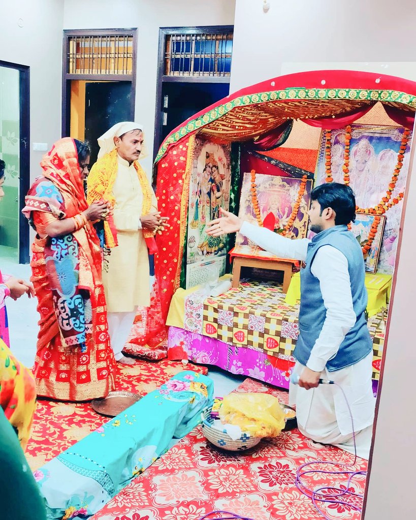 17saurabh_yadav's tweet photo. Finally, our own house is ready 😍 This year has really been very great for us so far. This Diwali 2k20, we did Grey Pravesh in our own house.
.
.
.
#ownhouse #family
#grehpravesh👣 #gifts https://t.co/zXDhA0kK8H