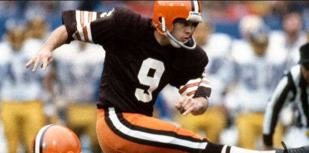 ameri_fan's tweet photo. #Browns kickers...down 2, last second attempt - who ya got ? Lou the Toe (heyday), Cockroft (Kardiac Kids), Bahr (late '80s), Dawson (expansion era). #notabadgroup #zanegonalez #davejacobs https://t.co/VMtuy7jkXi