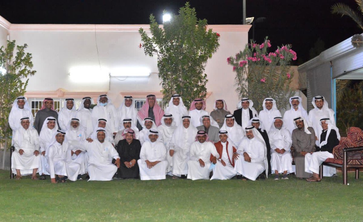 Y542Yahya's tweet photo. ليلة رائعة جمعتنا بأجيال الذهب من لاعبي النادي وعشاقه https://t.co/9nEi5LlAmv