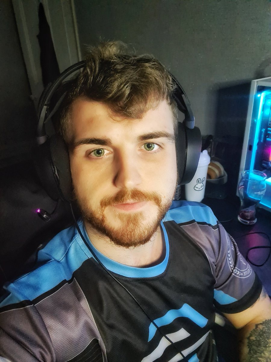 Fizzlelifts's tweet photo. Tournament time with the boys @Steel_JME @ToxicOVL @NecessaryPurple #StaySteel https://t.co/pZcFqalncI