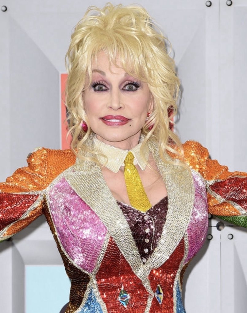 Dolly Parton as Christmas tree baubles.A thread.