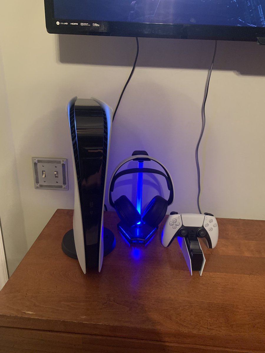 brazkid88's tweet photo. Big thanks to @antonlinecom you were the only retailer that actually responded back and called me to set up my pre order when bots took over your site! I received my ps5 with no issues on launch date! Thank you!
@Wario64 @videogamedeals @realpabgames https://t.co/jcL92T37sn