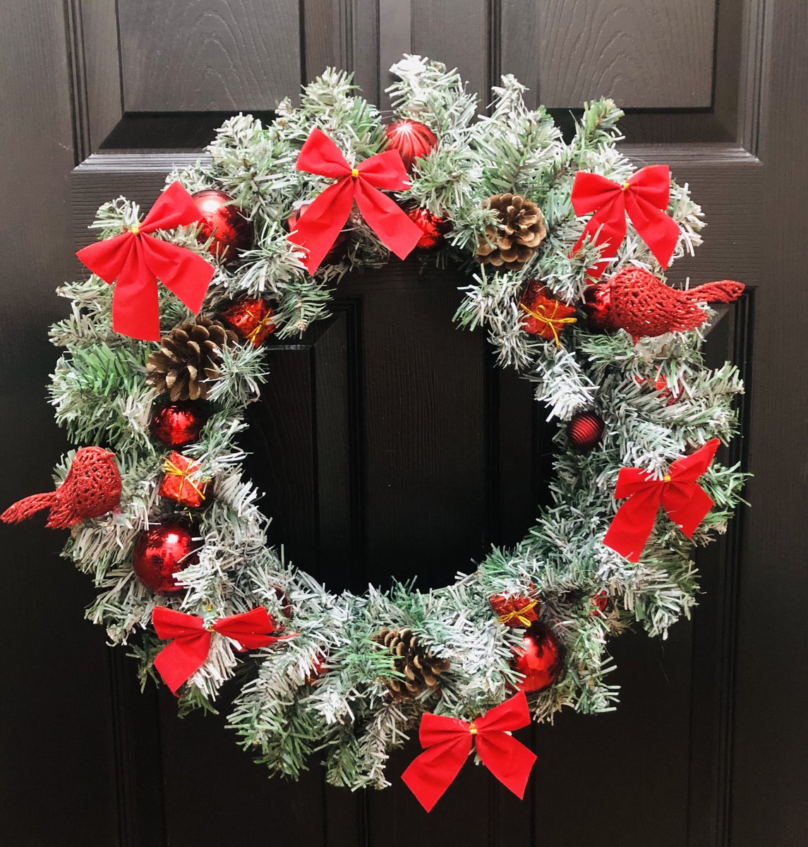 Xmas Wreaths for sale. 
ONLY £25!!!!!