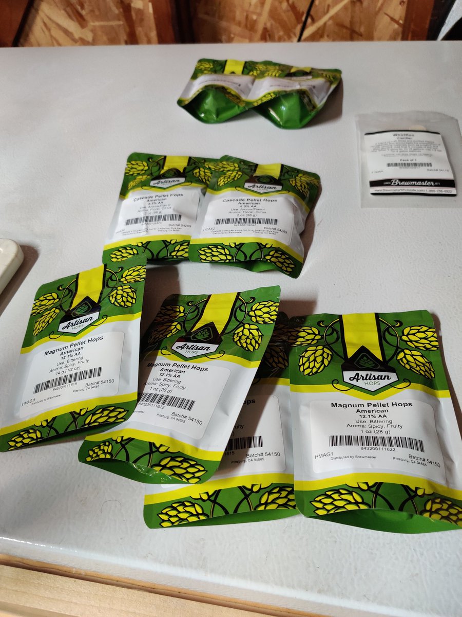 homebrewprof's tweet photo. For the first time in way too long, @HomeBrewProf actually brewed a beer! IPA coming in a couple of weeks! #LotsOfHops #TapsBePatient https://t.co/FGQsZldIOs