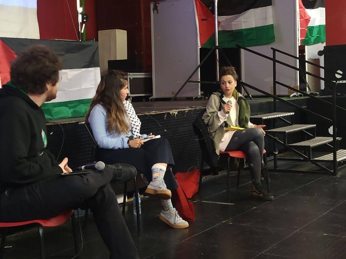 Hoy ha sido un día de solidaridad internacionalista, la militancia de #Rivas ha estado tanto en la concentración por #SaharaLibre como en las jornadas q <a href="/AytoRivas/">Ayuntamiento de Rivas Vaciamadrid</a> organizaba sobre #Palestina
Pero también un día de formación interna sobre organización leninista en nuestro local